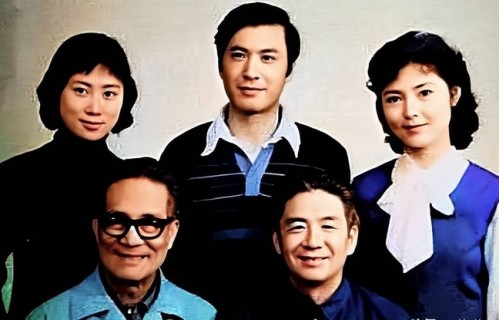 姜黎黎十张罕见的高清照片,见证当年银幕上红牡丹的娇美容颜