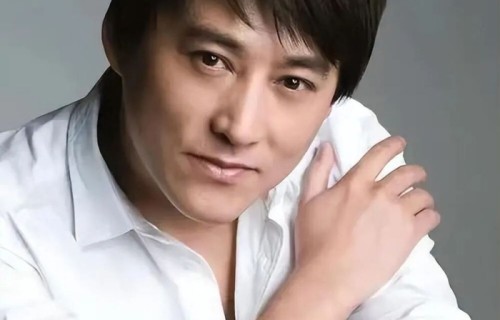 55岁刘小锋近况曝光！娶小16岁朱墨生2个儿子，如今婚姻生活很幸福|家庭|荧幕|质疑|妻子|剧组