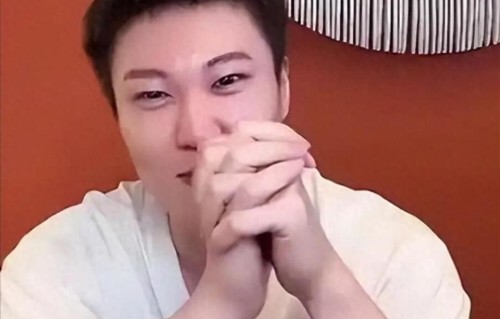 69岁赵本山近况曝光，儿子不争气 女儿婚礼上热搜