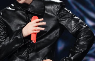 刘宇宁在南京演唱会带病演唱，具体演唱了哪些曲目？|线下活动|巡演|粉丝|喉糖|歌曲