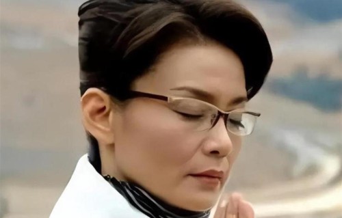 72岁潘虹：曾为演戏和丈夫离婚，一辈子没再婚，作品无数，今怎样