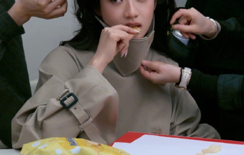 向涵之在《大生意人》等其他作品中的演技表现如何？