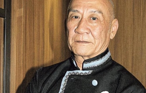 知名老戏骨含泪揭家丑，每月给儿子5万，却仍被恶劣对待