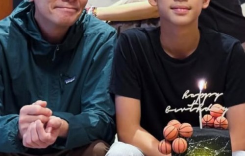 13岁Jasper生日照曝光，陈小春基因太绝了|应采儿|吴尊|父子|神态|全家福
