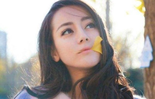 明星也要冲业绩?迪丽热巴亲自回复粉丝的评论,让大家受宠若惊