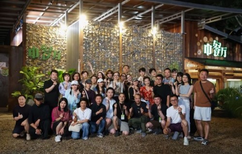 中餐厅10杀青，王俊凯现身大合照|中餐厅第三季
