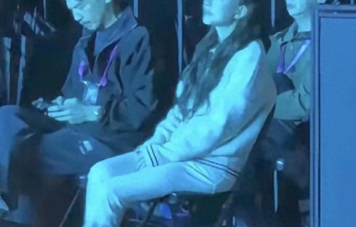 全网羡慕哭！周杰伦演唱会专属C位只给昆凌，退场挥手甜炸全场