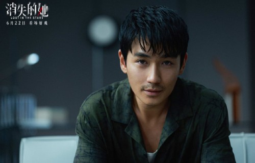 朱一龙对造型的“潦草”态度，对当代内娱偶像生态有何启示？