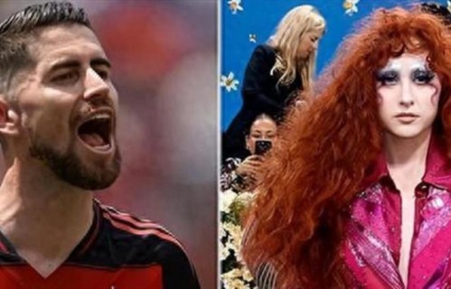 11岁星二代被吓哭！球星继父怒斥28岁顶流歌手：没粉丝你一文不值