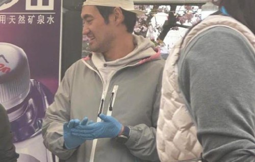 袁弘现身面包节卖面包，亲民形象引爆网络|明星|朝阳公园|公众|配送服务|生命树