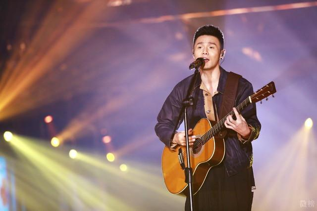 李荣浩9日一连举办两场新歌演唱会