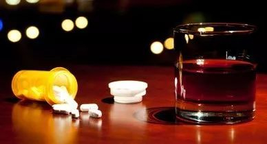 依赖酒精、药物不是好方法 | healthline